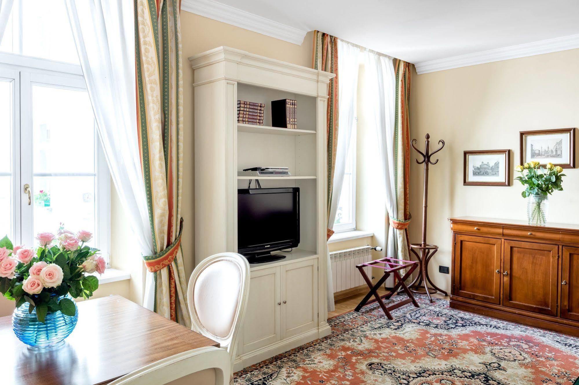 Residence St. Andrew'S Palace Varsovie Extérieur photo