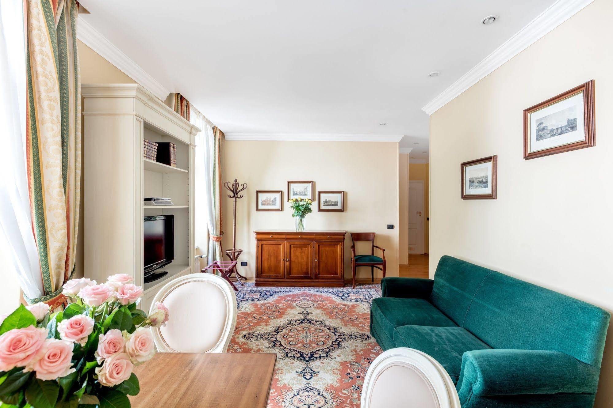 Residence St. Andrew'S Palace Varsovie Extérieur photo